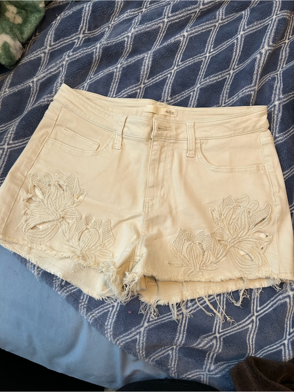 Daytrip Cream Embroidered Frayed Hem Jean Shorts